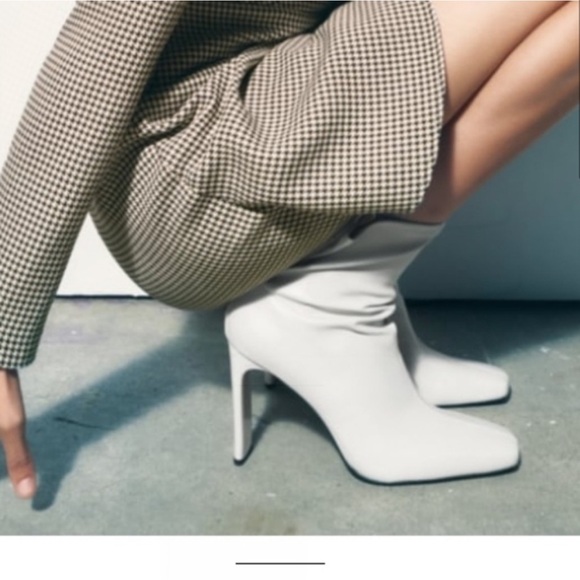Zara off white heeled square toe ankle Boots - Picture 3 of 3